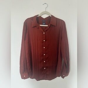 GAP pleated satin Boyfriend Shirt in smoked paprika brown